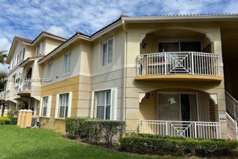 Copropriété à louer à Miami, Floride: 3 chambres, 131.92 m2 № 2023752 - photo 2