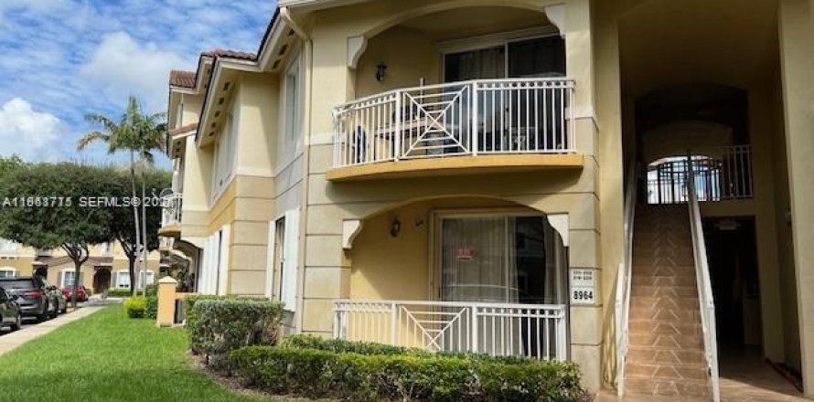 Condo à Miami, Floride, 3 chambres  № 2023752