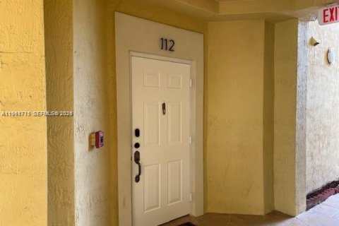 Copropriété à louer à Miami, Floride: 3 chambres, 131.92 m2 № 2023752 - photo 17