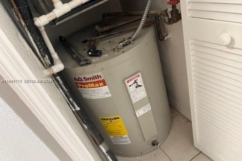 Copropriété à louer à Miami, Floride: 3 chambres, 131.92 m2 № 2023752 - photo 16