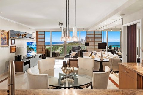 Condo in Miami Beach, Florida, 2 bedrooms  № 2012696 - photo 5