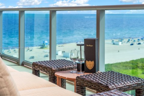 Condo in Miami Beach, Florida, 2 bedrooms  № 2012696 - photo 7