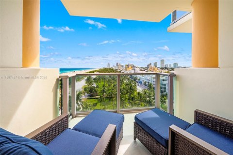 Condo in Miami Beach, Florida, 2 bedrooms  № 2012696 - photo 28