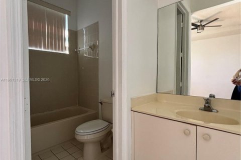 Touwnhouse à louer à Homestead, Floride: 3 chambres, 147.16 m2 № 2080812 - photo 10