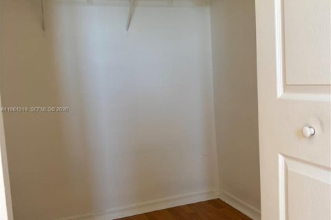 Touwnhouse à louer à Homestead, Floride: 3 chambres, 147.16 m2 № 2080812 - photo 11