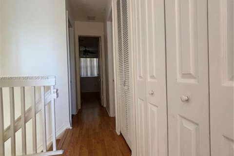 Touwnhouse à louer à Homestead, Floride: 3 chambres, 147.16 m2 № 2080812 - photo 13