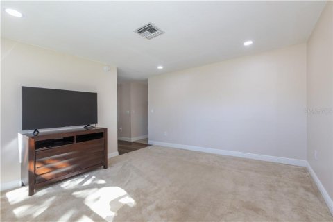 House in Tampa, Florida 4 bedrooms, 141.49 sq.m. № 2106075 - photo 22
