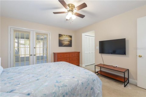 House in Tampa, Florida 4 bedrooms, 141.49 sq.m. № 2106075 - photo 18