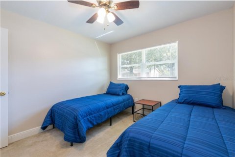 House in Tampa, Florida 4 bedrooms, 141.49 sq.m. № 2106075 - photo 11