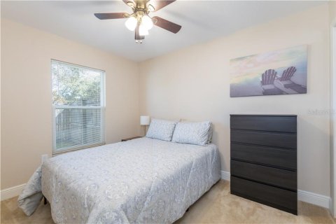 House in Tampa, Florida 4 bedrooms, 141.49 sq.m. № 2106075 - photo 14