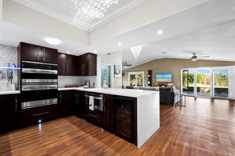Casa en venta en Sarasota, Florida, 5 dormitorios, 236.06 m2 № 1542690 - foto 5
