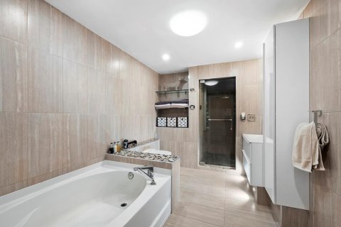 Casa en venta en Sarasota, Florida, 5 dormitorios, 236.06 m2 № 1542690 - foto 20