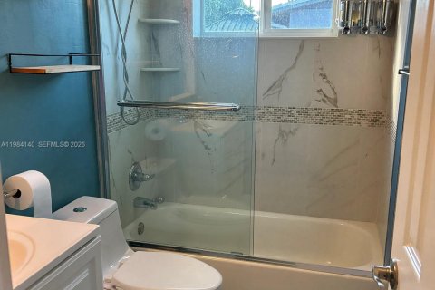 Casa en alquiler en Miami, Florida, 3 dormitorios, 101.45 m2 № 2045568 - foto 22