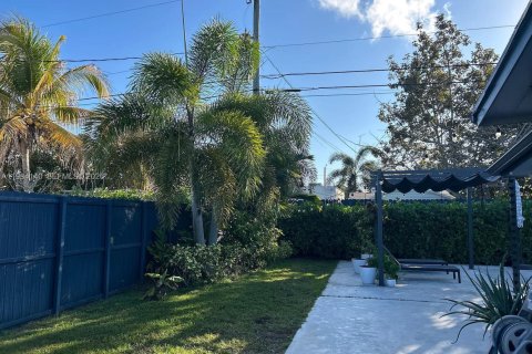 Casa en alquiler en Miami, Florida, 3 dormitorios, 101.45 m2 № 2045568 - foto 13
