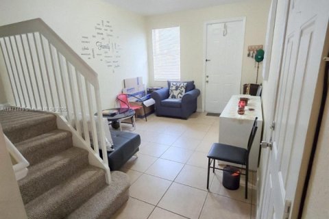 Adosado en venta en Homestead, Florida, 4 dormitorios, 147.9 m2 № 1926059 - foto 6