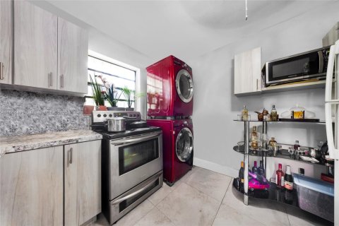 Immobilier commercial à vendre à Miami, Floride: 314.1 m2 № 1897274 - photo 13