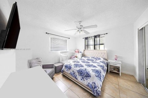 Immobilier commercial à vendre à Miami, Floride: 314.1 m2 № 1897274 - photo 6