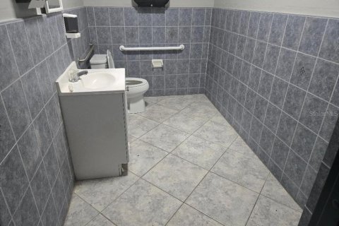 Купить коммерческую недвижимость в Ривервью, Флорида 364.18м2, № 2130429 - фото 7