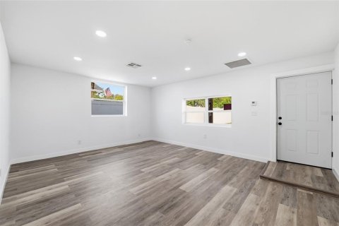 Купить виллу или дом в Тампа, Флорида 3 комнаты, 125.79м2, № 2424273 - фото 8