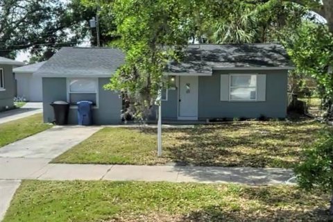Villa ou maison à Saint Petersburg, Floride 4 chambres, 96.8 m2 № 2415159