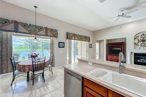 House in Orlando, Florida 4 bedrooms, 261.8 sq.m. № 1801594 - photo 15