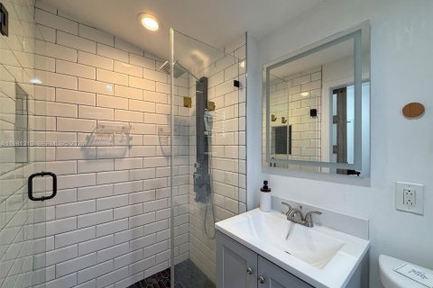 House in Fort Lauderdale, Florida 2 bedrooms, 127.83 sq.m. № 2394621 - photo 13