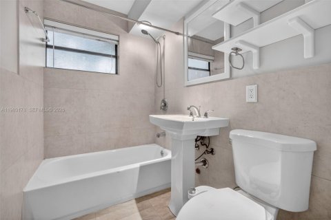 Снять в аренду квартиру в Майами, Флорида 2 спальни, 64.01м2, № 2046461 - фото 3