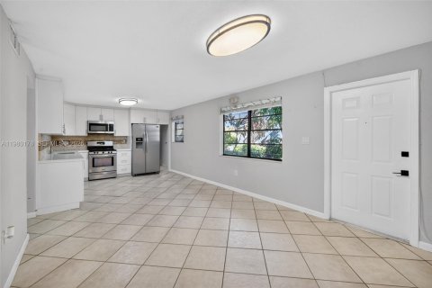 Снять в аренду квартиру в Майами, Флорида 2 спальни, 64.01м2, № 2046461 - фото 14