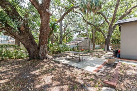 Casa en venta en Tampa, Florida, 4 dormitorios, 163.23 m2 № 1676062 - foto 29