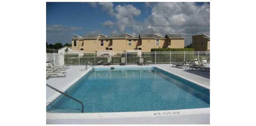 Townhouse in Tamarac, Florida 3 bedrooms, 140.93 sq.m. № 1099049
