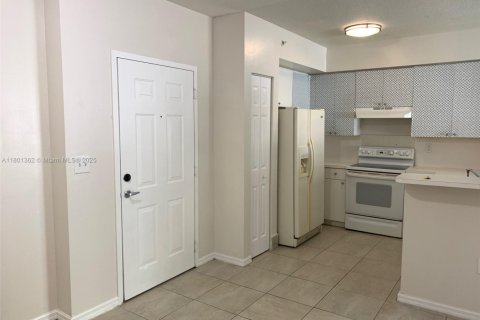 Condominio en alquiler en Cutler Bay, Florida, 2 dormitorios, 75.16 m2 № 1742283 - foto 7