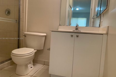 Condominio en alquiler en Cutler Bay, Florida, 2 dormitorios, 75.16 m2 № 1742283 - foto 12