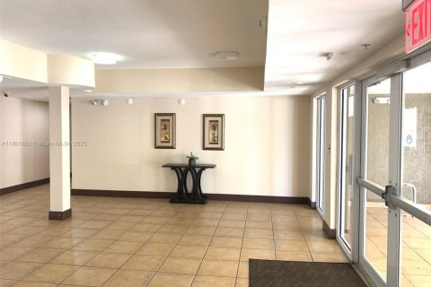 Condominio en alquiler en Cutler Bay, Florida, 2 dormitorios, 75.16 m2 № 1742283 - foto 2