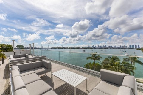 Condo in Miami Beach, Florida, 2 bedrooms  № 1954303 - photo 29