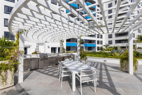 Condo in Miami Beach, Florida, 2 bedrooms  № 1954303 - photo 20