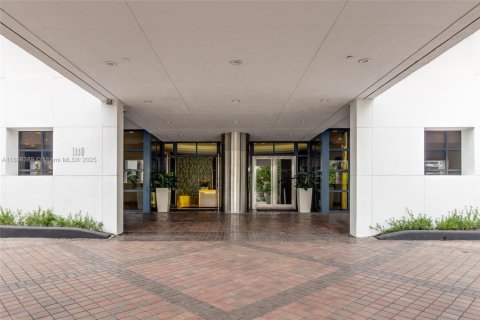 Condo in Miami Beach, Florida, 2 bedrooms  № 1954303 - photo 26