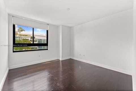 Condo in Miami Beach, Florida, 2 bedrooms  № 1954303 - photo 6