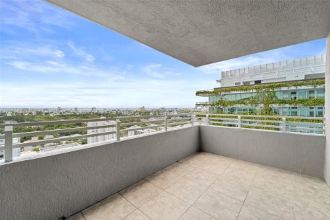 Condo in Miami Beach, Florida, 2 bedrooms  № 1954303 - photo 16
