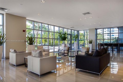 Condo in Miami Beach, Florida, 2 bedrooms  № 1954303 - photo 18