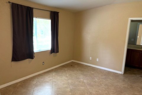 House in Port St. Lucie, Florida 4 bedrooms, 148.27 sq.m. № 2270482 - photo 5
