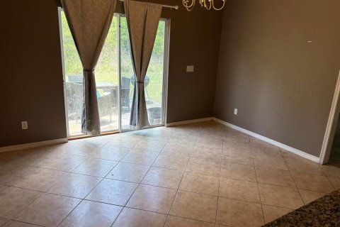 House in Port St. Lucie, Florida 4 bedrooms, 148.27 sq.m. № 2270482 - photo 8