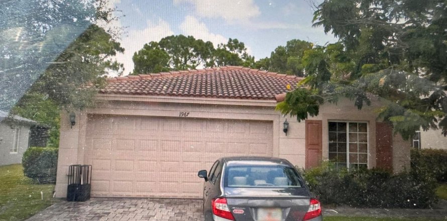 House in Port St. Lucie, Florida 4 bedrooms, 148.27 sq.m. № 2270482