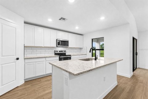 House in North Port, Florida 4 bedrooms, 184.32 sq.m. № 2149263 - photo 7