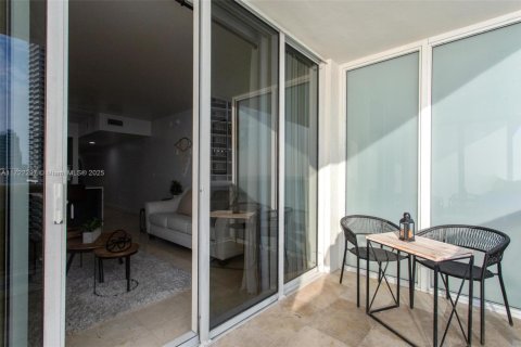 Copropriété à louer à Hallandale Beach, Floride: 1 chambre, 78.41 m2 № 1702431 - photo 17
