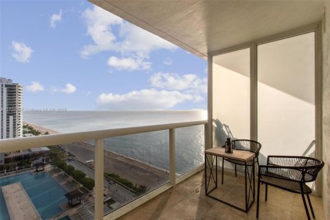 Copropriété à louer à Hallandale Beach, Floride: 1 chambre, 78.41 m2 № 1702431 - photo 7