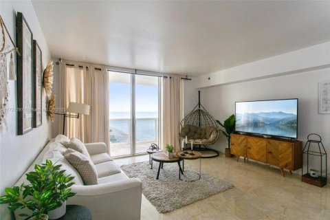 Copropriété à louer à Hallandale Beach, Floride: 1 chambre, 78.41 m2 № 1702431 - photo 22