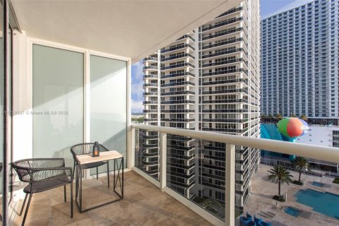 Copropriété à louer à Hallandale Beach, Floride: 1 chambre, 78.41 m2 № 1702431 - photo 16
