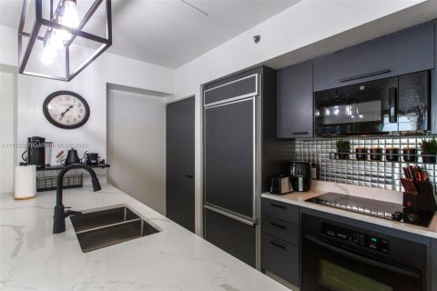 Copropriété à louer à Hallandale Beach, Floride: 1 chambre, 78.41 m2 № 1702431 - photo 19