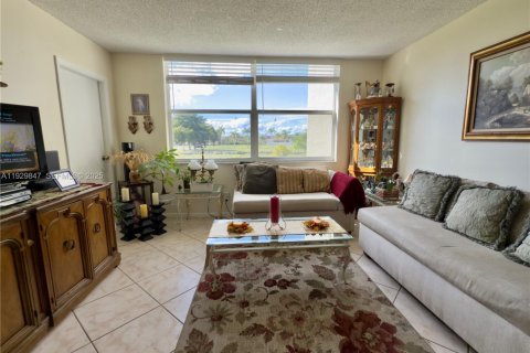 Condo in Margate, Florida, 2 bedrooms  № 1988826 - photo 2
