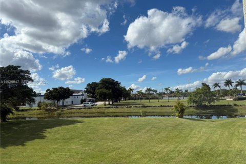 Condo in Margate, Florida, 2 bedrooms  № 1988826